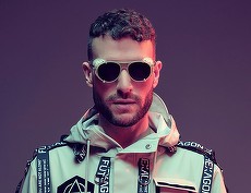 Dance FM aduce show-uri cu DJ-i internaţionali, cu Don Diablo şi Kevin McKay. Postul va avea un logo şi o grafică nouă. Grila de toamnă Dance FM. 