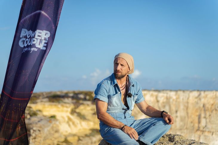 Antena 1 pregăteşte un nou reality cu vedete, filmat în Malta. Power Couple România, cu Dani Oţil prezentator
