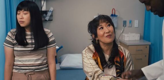 Titlurile lunii noiembrie, pe Disney+. Sandra Oh, din Anatomia lui Grey, într-o nouă comedie, Quizz Lady