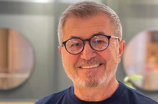 Surpriză! Ce făcea primul bucătar celebru de la TV, Petrişor Tănase, înainte de debutul la TVR şi succesul de la Pro. VIDEO SPECIAL - 15 ani Paginademedia