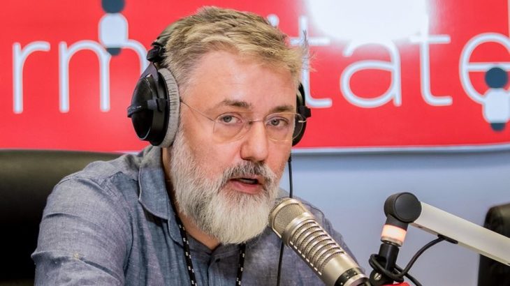 Mai multă „România în direct” la Europa FM. Una dintre cele mai longevive emisiuni de pe radio va avea o durată mai mare