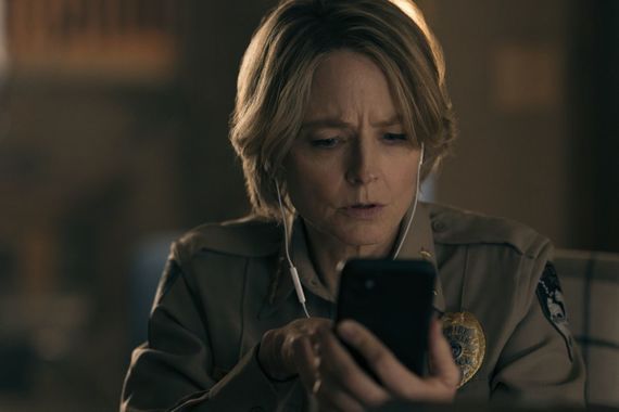 Un nou capitol din seria True Detective se vede pe HBO Max. Jodie Foster, în rol principal