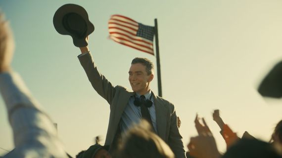 Oppenheimer, nominalizat la premiile Oscar, va fi disponibil şi în România. Cine îl difuzează online