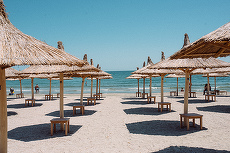 Cum arată propunerile pentru viitorul brand Mamaia? Sunt 11 sloganuri şi logo-uri. Cum şi unde puteţi vota varianta care vă place