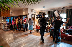 Buzz House: The Movie, filmul cu Selly, Bogdan Drăcea şi Costi Max, disponibil în cinematografe