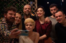 VIDEO. De 1 mai. Complet necunoscuţi, filmul regizat de Octavian Strunilă, pe Pro Cinema