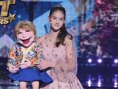 Ana-Maria Mărgean, fosta câştigătoare a sezonul 11 Românii au talent, va prezenta pentru a doua oară imagini din culisele talent show-ului de la Pro TV. Mâine începe prima semifinală