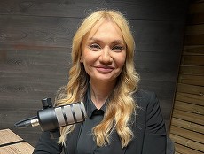 INTERVIU. Cristina Cioran pregăteşte un nou proiect în online: un podcast politic. „Din nevoia de a cunoaşte politicienii care ne doresc voturile”
