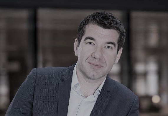 "Inteligenţa Artificială e o provocare, dar nu poate rezolva aspectele de etică. E nevoie de jurnalişti" - Cristian Mureşan, consultant de business