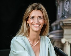 Povestea Valentinei Pufulescu, fostă jurnalistă Euronews: „Am renunţat la televiziune pentru că aveam nevoie de mai mult timp pentru mine şi să-mi rezolv problemele de sănătate”
