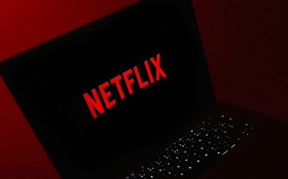 Netflix scumpeşte toate abonamentele pentru clienţii din România
