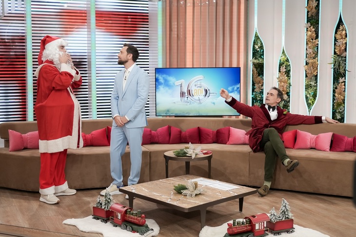 Antena 1, programul de Crăciun. Echipa Super Neatza îi va avea invitaţi pe magicianul Robert Tudor şi Elena Gheorghe. Şi ediţii Eşti mai deştept decât un copil de clasa a V-a? cu vedete