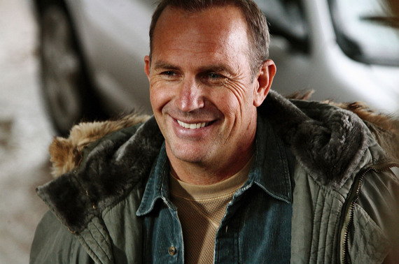 Paginadeseriale: AXN aduce în luna februarie filme cu Kevin Costner şi George Clooney
