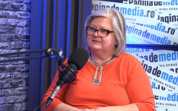 INTERVIUL LUNII. Special: De la găina cu pui vii şi "măi, animalule", la listele cu "trădători" şi obsesia Soroş. Cele mai importante momente ale presei, cu Ioana Avădani