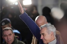 Tolo, salutul lui Georgescu şi titlul zilei: „Măcăne, are cioc, dar nu ne vine să credem că e raţă” (VIDEO)