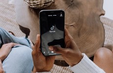 Albania închide TikTok pentru o perioadă de 12 luni. Măsura vine după ce un adolescent a fost ucis în urma unei dispute pe o reţea socială