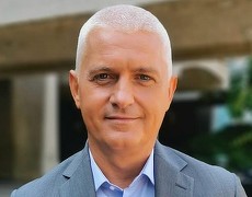 Virgil Ianţu, proiect în online. Prezentatorul TVR îşi lansează un podcast în care vor fi invitate vedete însoţite de tatăl lor