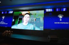 David Popovici, echipa filmului Anul nou care n-a fost şi Inquam Photos, premiaţi de agenţia de presă News.ro