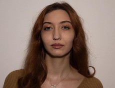 O jurnalistă de la Digi24 lansează o carte. „Vot în alb”, o ficţiune ce explorează mecanismele unui regim totalitar în zilele noastre 