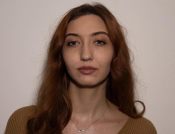 O jurnalistă de la Digi24 lansează o carte. „Vot în alb”, o ficţiune ce explorează mecanismele unui regim totalitar în zilele noastre 