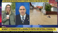 Riscurile meseriei. O jurnalistă de la România TV, în apă până peste cap. La propriu! - VIDEO