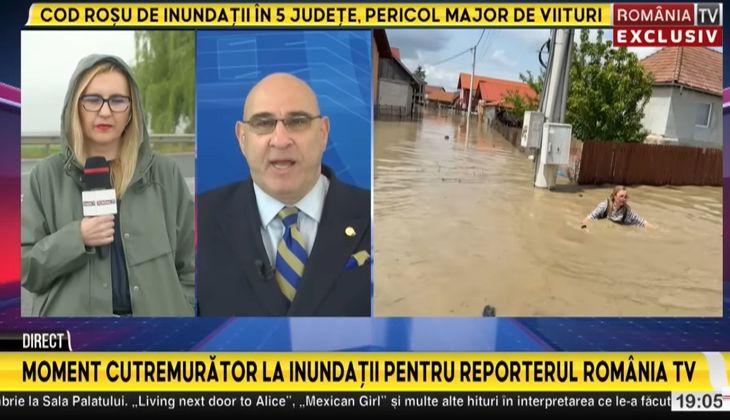 Riscurile meseriei. O jurnalistă de la România TV, în apă până peste cap. La propriu! - VIDEO