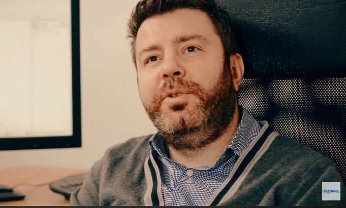 Lovitură în instanţă. România TV, obligată să plătească zeci de mii de euro şi să şteargă articole despre milionarul Daniel Dineş