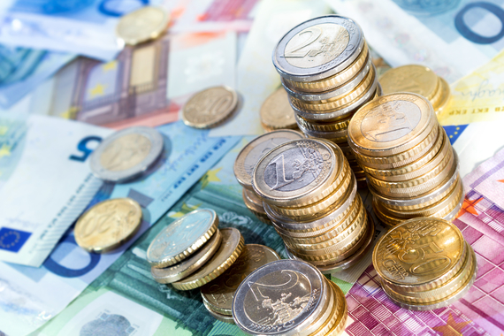 Piaţa de publicitate din România se apropie de un miliard de euro! Numai reclamele TV sar de 400 de milioane. Mediafact Book