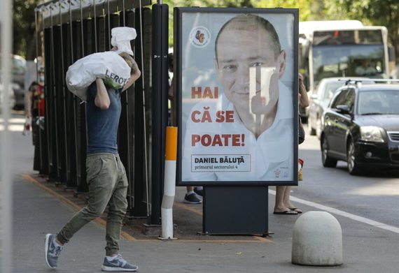 Cum se cheltuie banul public: Aproape un milion de euro de la primăria lui Băluţă pentru cinci posturi de ştiri ca să-i laude realizările