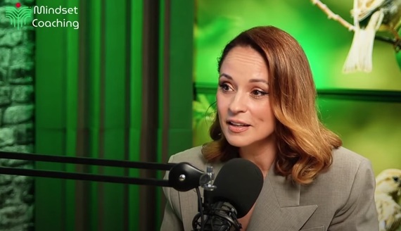 VIDEO. Andreea Marin: Ştiţi de ce m-am potrivit la Surprize, Surprize? "Aşa m-au învăţat ai mei să fiu!". Produs în Studioul Paginademedia
