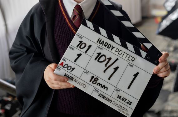 Serialul „Harry Potter”, de la HBO, a început filmările. Primele imagini cu noul actor din rolul principal