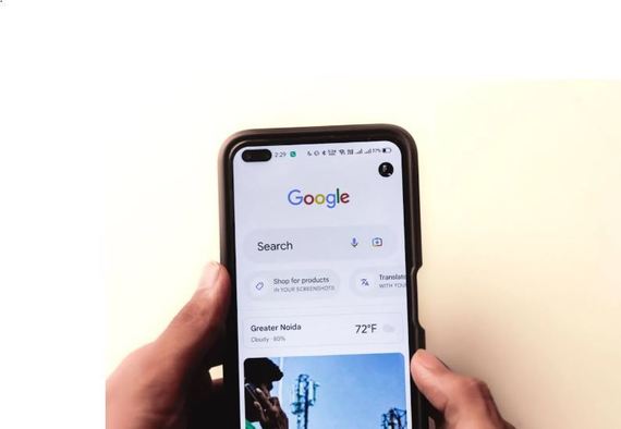 Google permite utilizatorilor să îşi aleagă sursele preferate de ştiri
