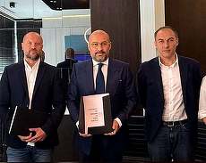 Surse apropiate tranzactiei G4media – Radu Budeanu: Cati ani trebuie sa ramana angajati Dan Tapalaga si Cristian Pantazi? “Cu un astfel de site in portofoliu te poti intalni cu oricine, de la presedinte la ambasadorul SUA”