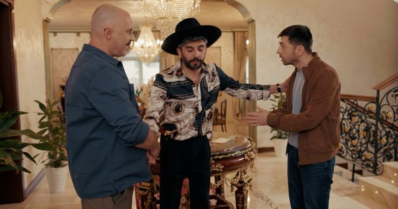 Paginadeseriale. Primele imagini din Vecina, comedia inspirată din realitatea trăită de Mircea Bravo