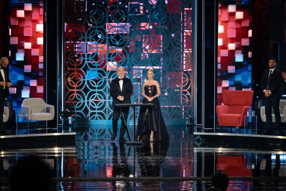 Anamaria Prodan, luată la „roast” în prima ediţie a show-ului „La bine şi la Roast” de la Pro TV