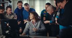 Echipa care a facut premiatele reclame pentru GSP face acum o campanie pentru Golazo. Jurnaliştii publicaţiei, printre care Ţepelin şi Tolontan, actori în spoturi - VIDEO