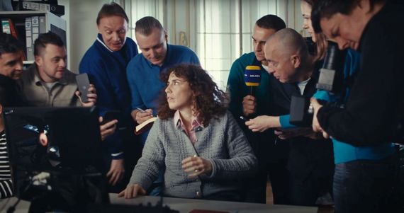 Echipa care a facut premiatele reclame pentru GSP face acum o campanie pentru Golazo. Jurnaliştii publicaţiei, printre care Ţepelin şi Tolontan, actori în spoturi - VIDEO