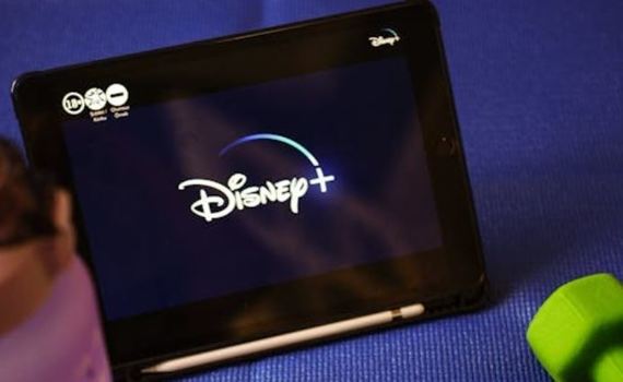 Disney+ continuă scumpirile începute în 2022. Vor fi abonamente mai mari din această toamnă