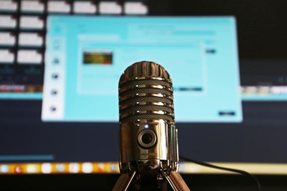 Media DoR lansează „Prea Sărac”, o serie audio despre viaţa trăită cu prea puţin. Recorder susţine financiar proiectul