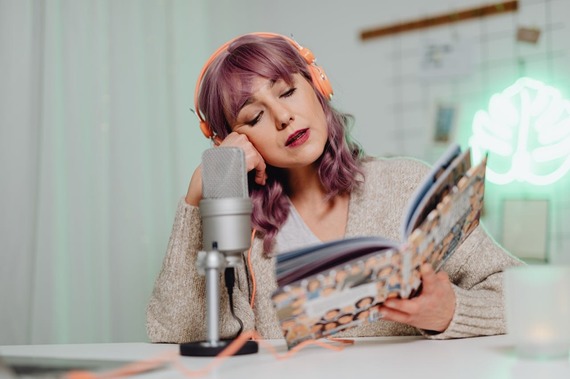 Curs de Voice Over pentru audiobook-uri, cu Carmen Ivanov şi Mihai Crăciun. Toate detaliile