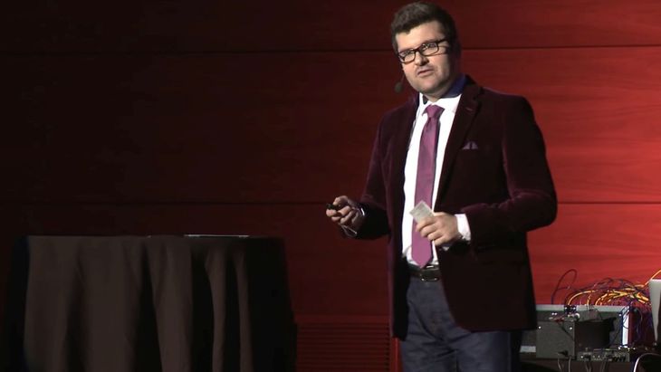 Cine este românul care a preluat controlul asupra publicaţiei franceze Atlantico
