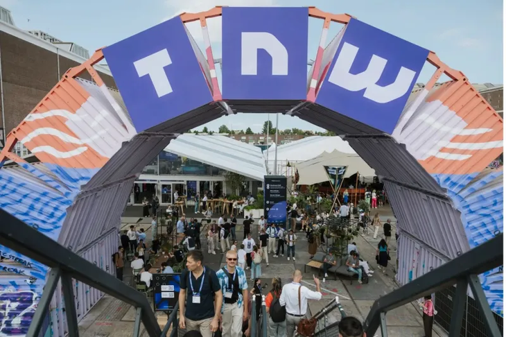 Încă un site străin cumpărat de un român: Un om de afaceri român a preluat publicaţia olandeză The Next Web de la Financial Times. Cine este?