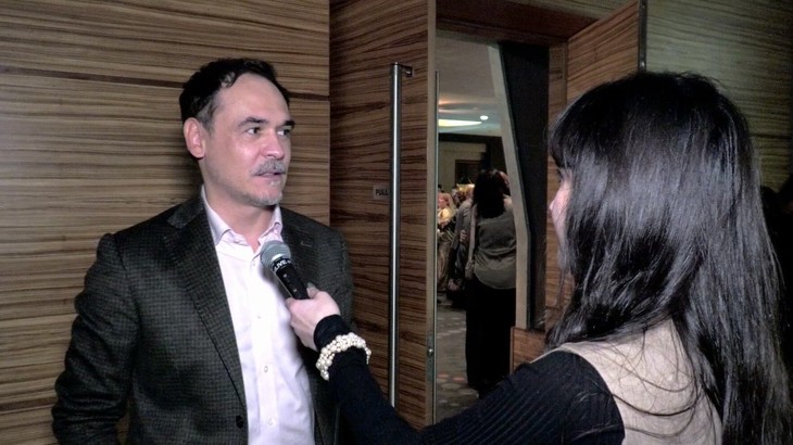 VIDEO. Răzvan Simion, despre mutarea televiziunii în online: „Tot creaţia de pe TV e. S-a schimbat doar forma”. Ce planuri are pentru 2026?