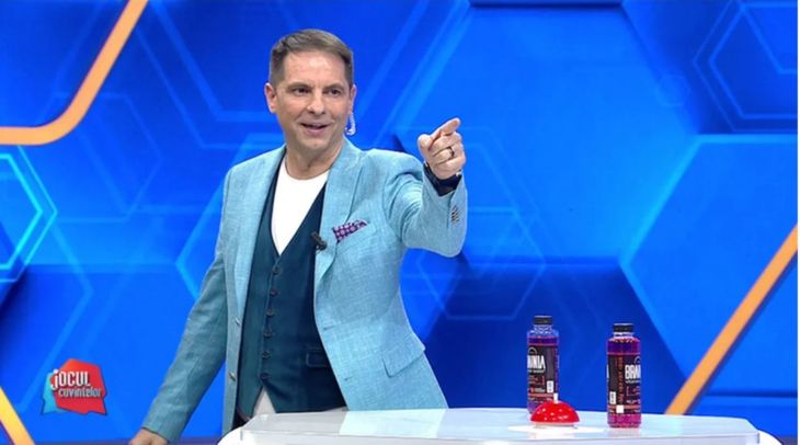 Dan Negru, săgeţi pentru Antena 1 şi Pro TV după emisiunile de Revelion. „Echipa care a pierdut mereu revelioanele a înlocuit echipa care le-a câştigat”. Ce zice de formatul tip "cu mască, fără mască"