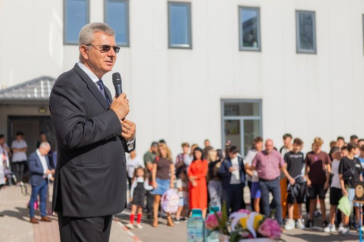 Analiză Buletin.de: Metropola TV, televiziune deţinută de primăria lui Pandele, a „ înghiţit” peste 20 de milioane de euro din bani publici în cinci ani