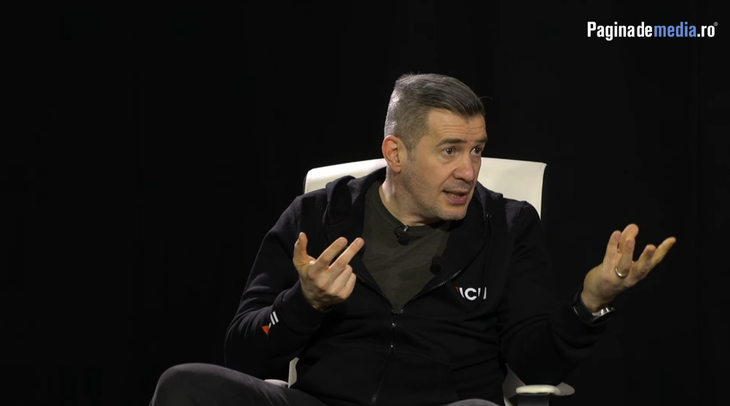 Dragoş Pătraru: „Dupa ce s-a scos taxa TV, angajaţii TVR au devenit funcţionari. Cum fac să treacă opt ore? Orice altă firmă ar închide mâine.”