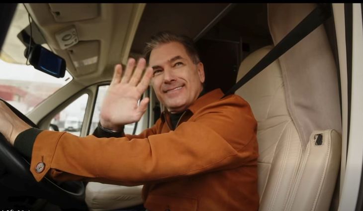 Din Dragoste revine cu Mircea Radu. Nu ca emisiune, ci ca o campanie publicitară