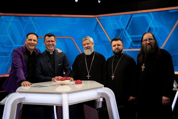 „Full de popi”. Dan Negru face Jocul cuvintelor cu patru preoţi cunoscuţi