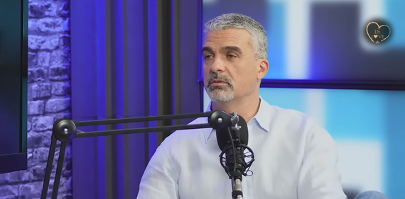 VIDEO. Filmat în studiourile Paginademedia. Fake-News celebru în anii 90: Aurelian Temişan, acuzat de crimă. „Ştirea a fost pe radio. Habar n-am de unde! Eram nevinovat, dar am pierdut procesul cu radioul!”