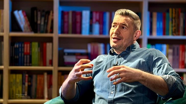 O nouă ediţie „Reţeaua de Idoli", cu Irina Păcurariu, „Acasă la Dragoş Pătraru"